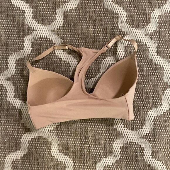 Victoria’s Secret bra size 32DD - Picture 2 of 9